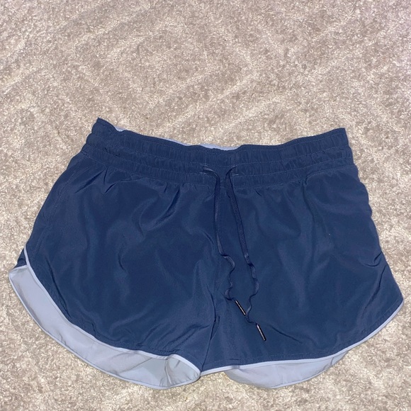 Lululemon size 10 3” limited edition - Picture 2 of 4